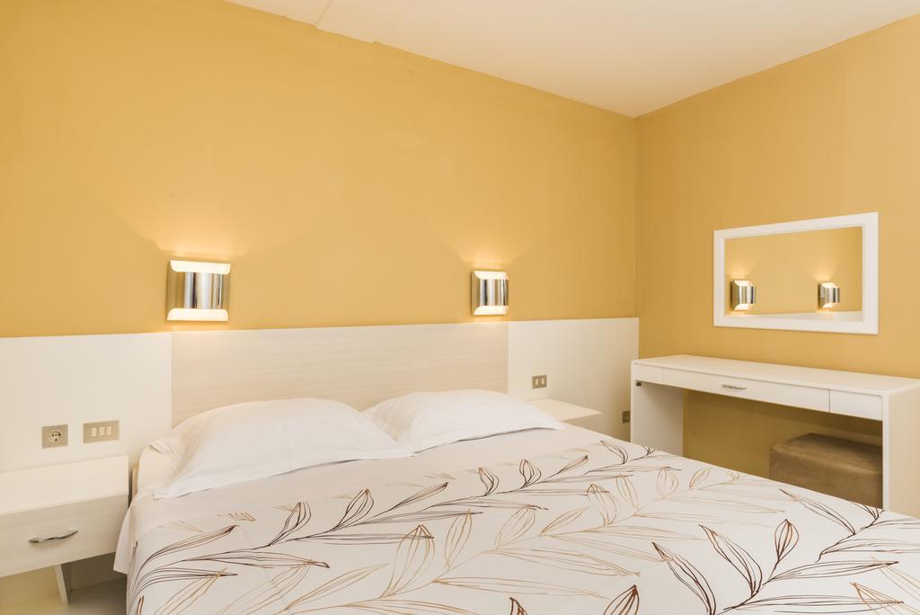 Apartments Amfora Plava Laguna Umag Værelse billede